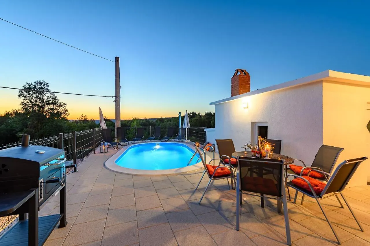 Villa Sky With A Private Pool Martinski 0*,